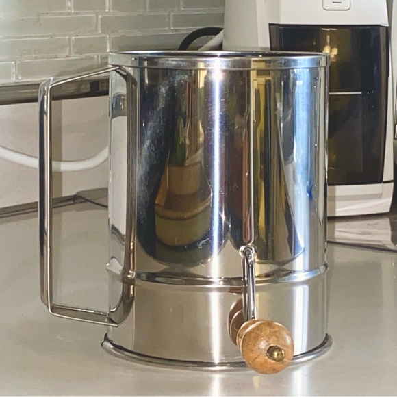 Other - ❤️ Flour Sifter with Wooden Handle